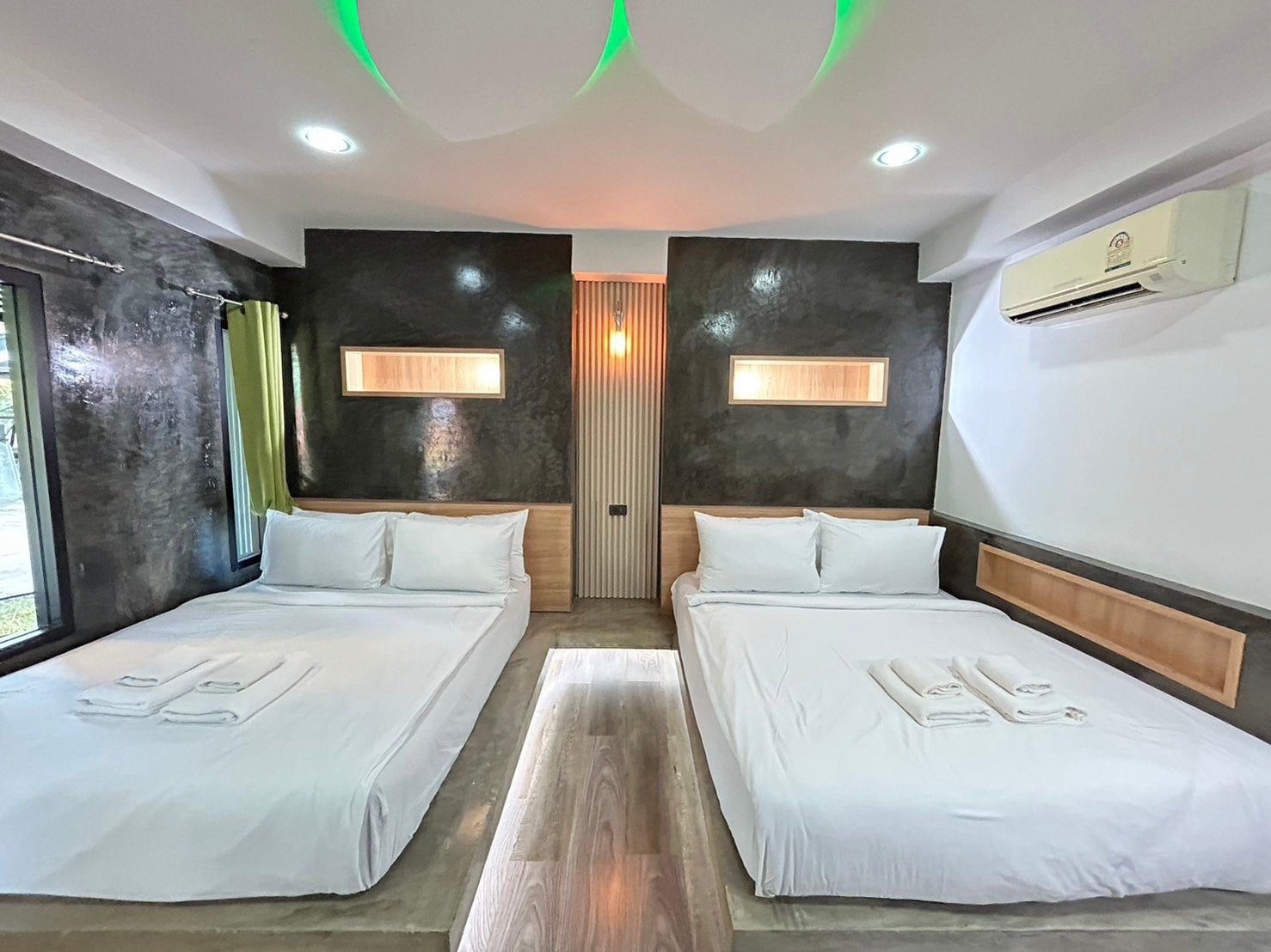 Jamjan House