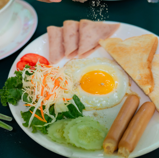 Delicious Food at Jamjan Resort